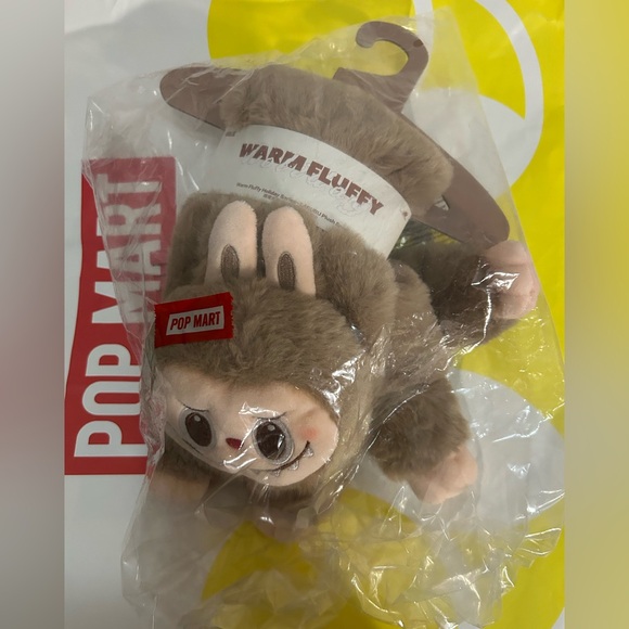 POP MART Labubu The Monsters Warm Fluffy Holiday Plush Scarf labubu 毛绒围巾 - Picture 4 of 8